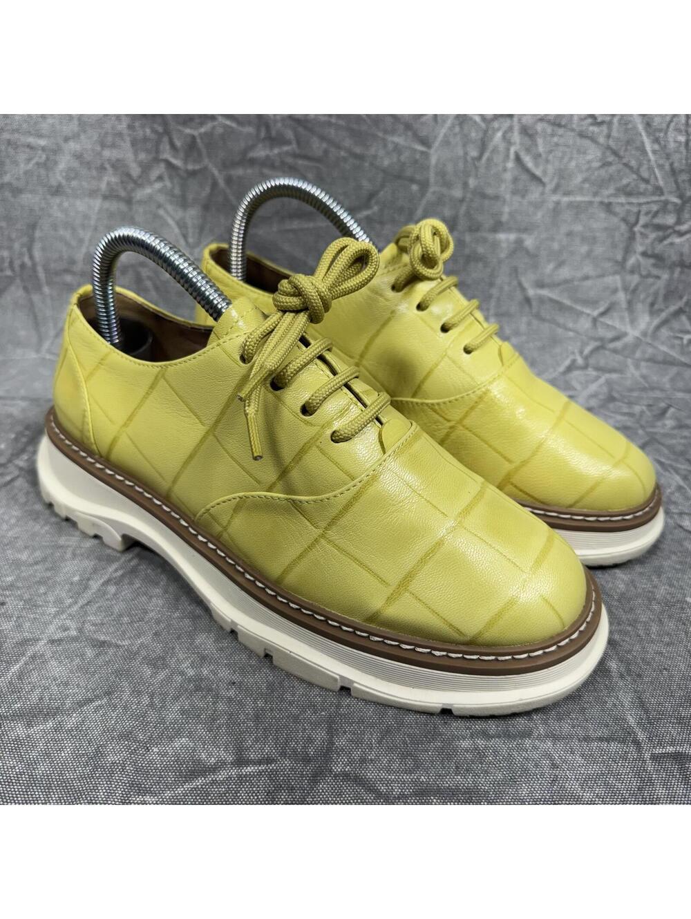 Linea Paolo Women's 7M Yellow Moira Oxford Flat Sheepskin